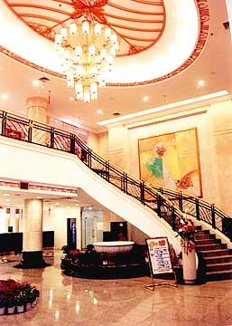 Donghe Garden Hotel Tsjoengking Buitenkant foto